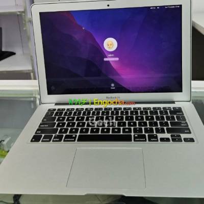 MacBook Air 2017Processor  Intel core i5 Storage 256GB  RAM 8GB 13.3 inch screen size Int
